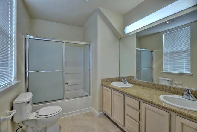 Bay Tree Apartments - Bathroom